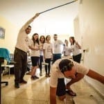 arabs-volunteering-holocaust-survivers-house-painting