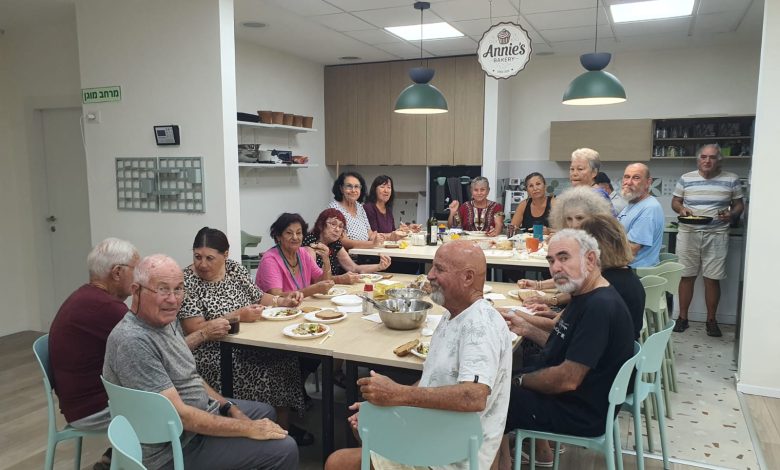 שולי זיו צילמה - ותיקי נתיב העשרה מתחילים מחדש להשתקם ולמצוא תקומה בביתם